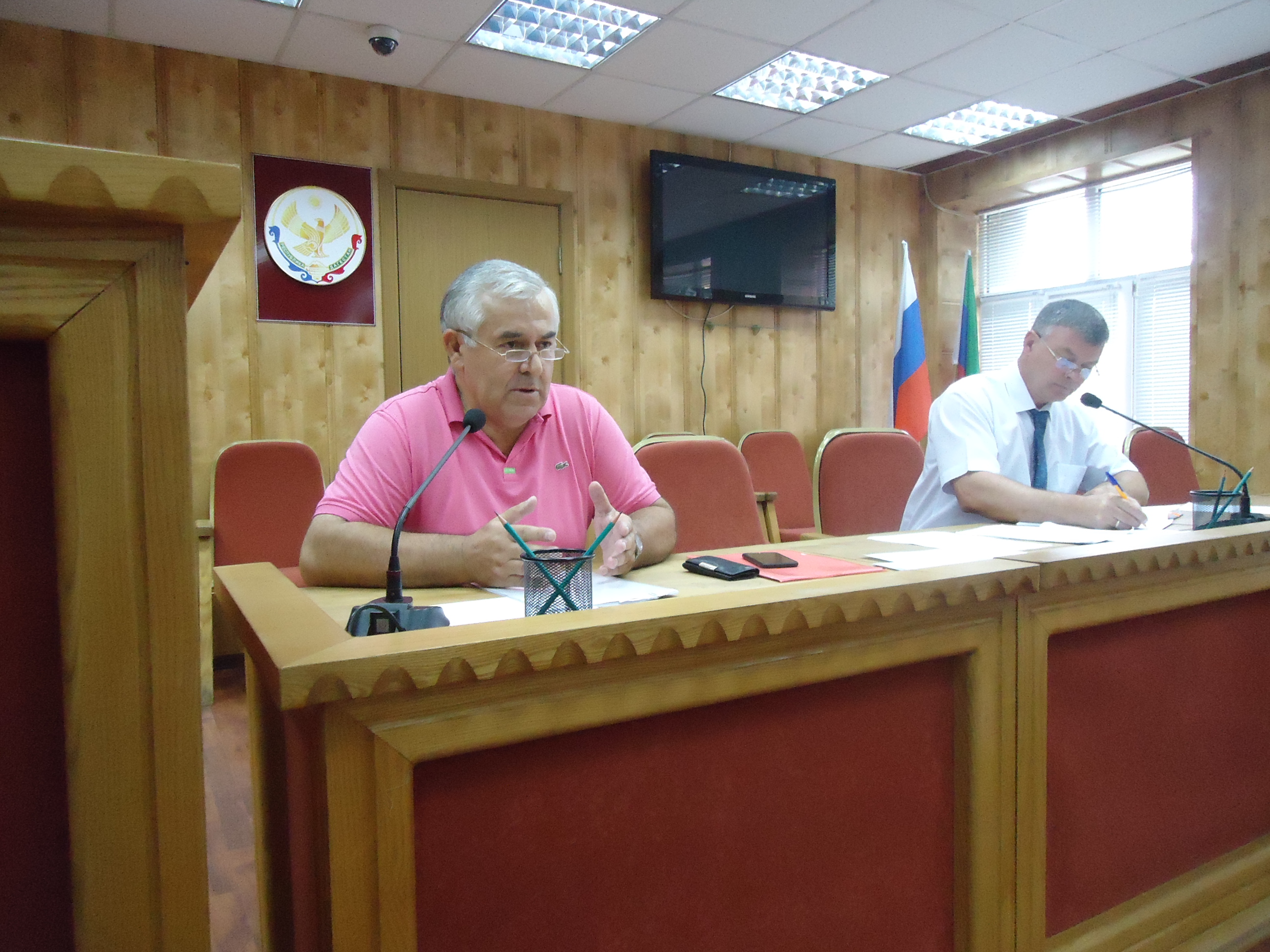Главам сельских поселений Кизлярского района рассказали об имущественных налогах и причинах возникновения невыясненных платежей